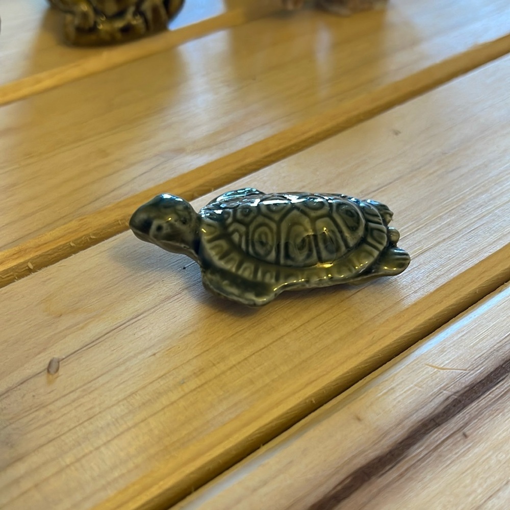 Vintage Wade England Whimsies Red Rose Tea Turtle Figurine